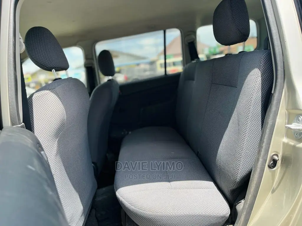 Toyota Succeed 2005 Silver