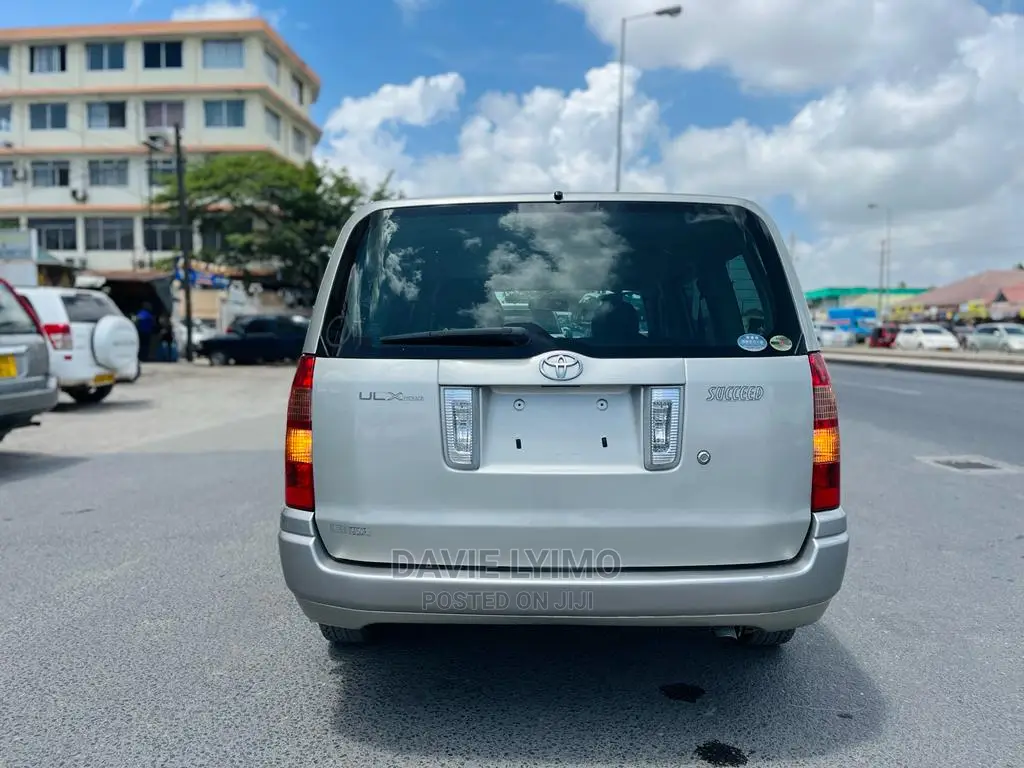 Toyota Succeed 2005 Silver
