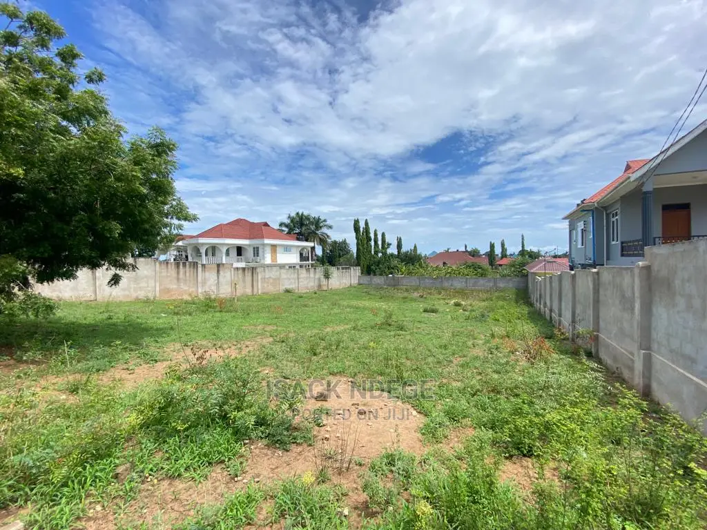 Kiwanja SQM 1700 Mbweni Mpiji