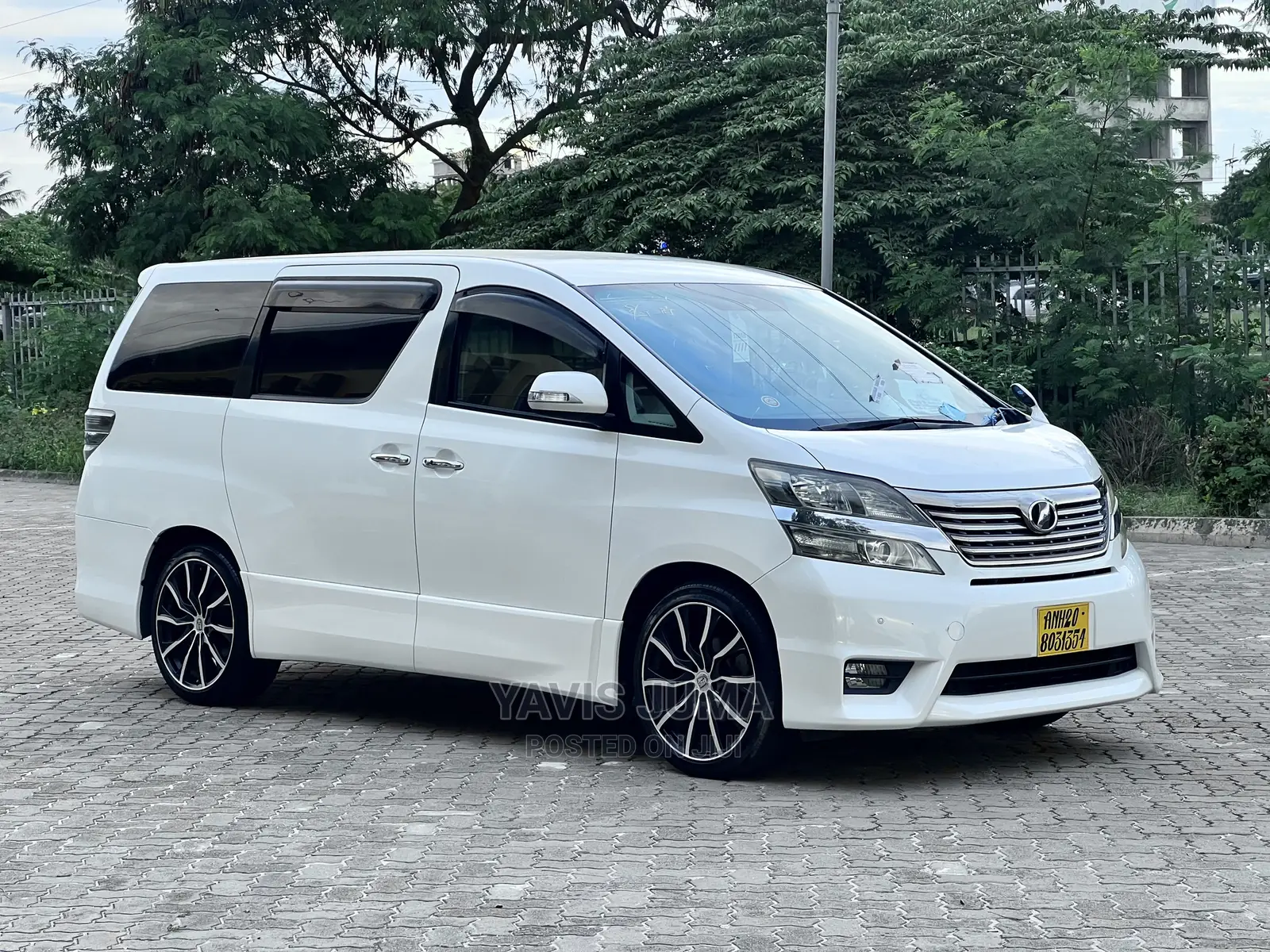 Toyota Vellfire 2008 White