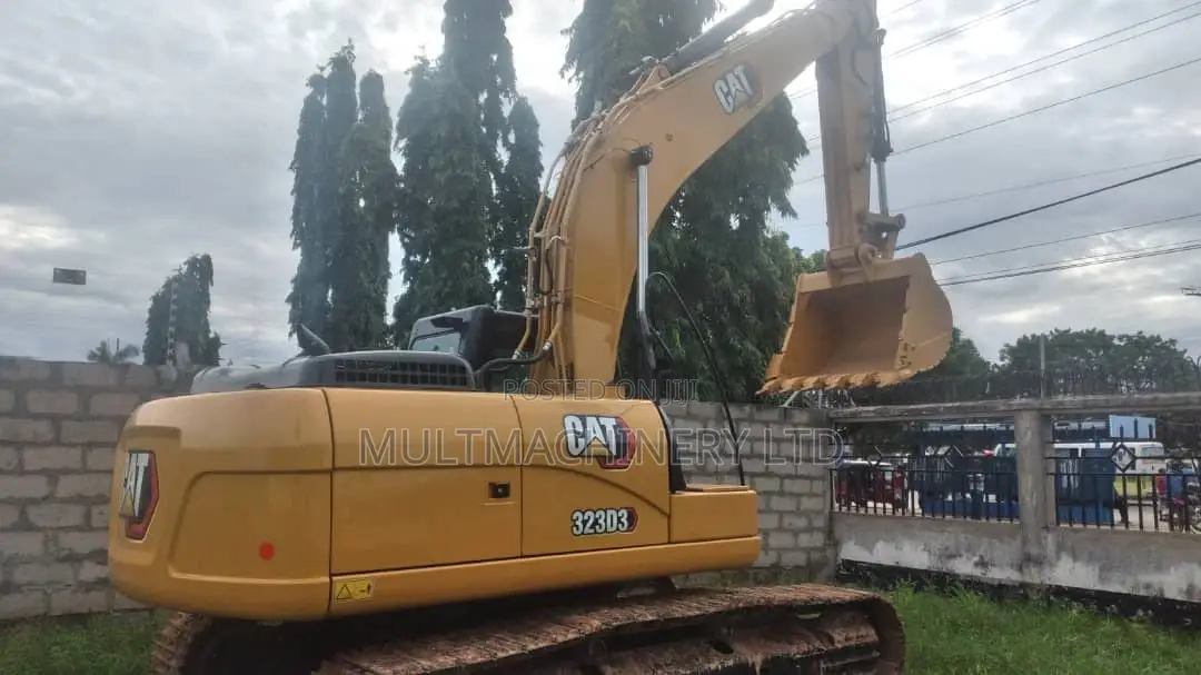 Bland New Caterpillar 323D3