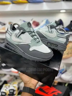 *Nike Travis Scott* *Airmax* *Size 40,41,42,43,44,45*