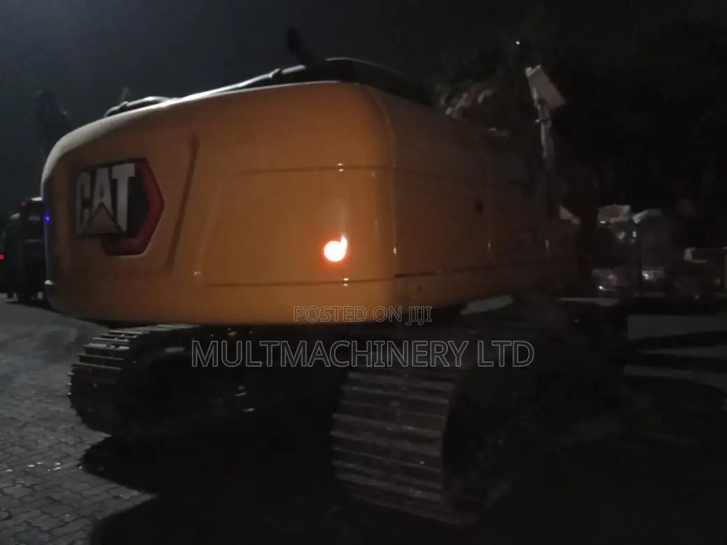 Bland New Caterpillar 323D3