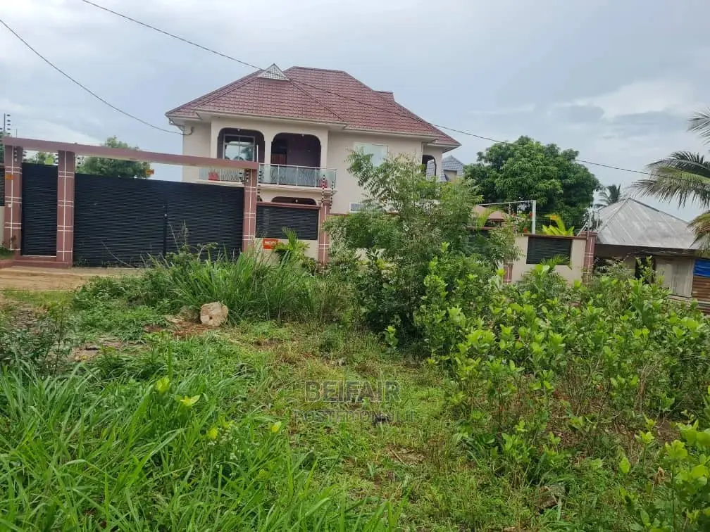Kiwanja Kizuri Kinauzwa Goba Kulangwa