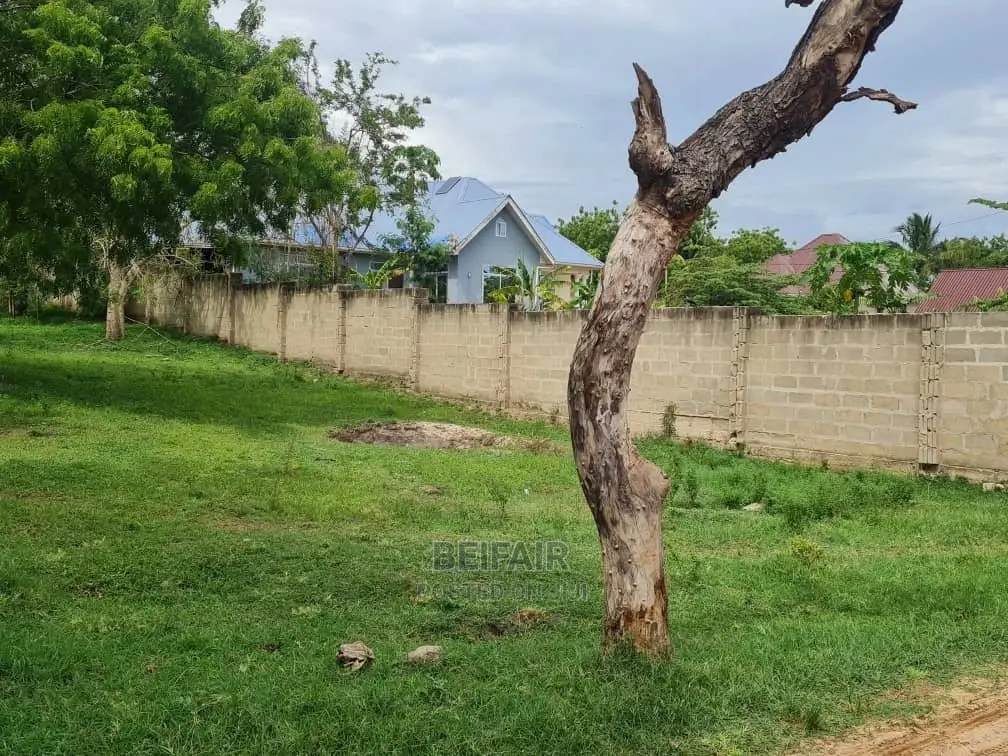 Kiwanja Kinauzwa Madale