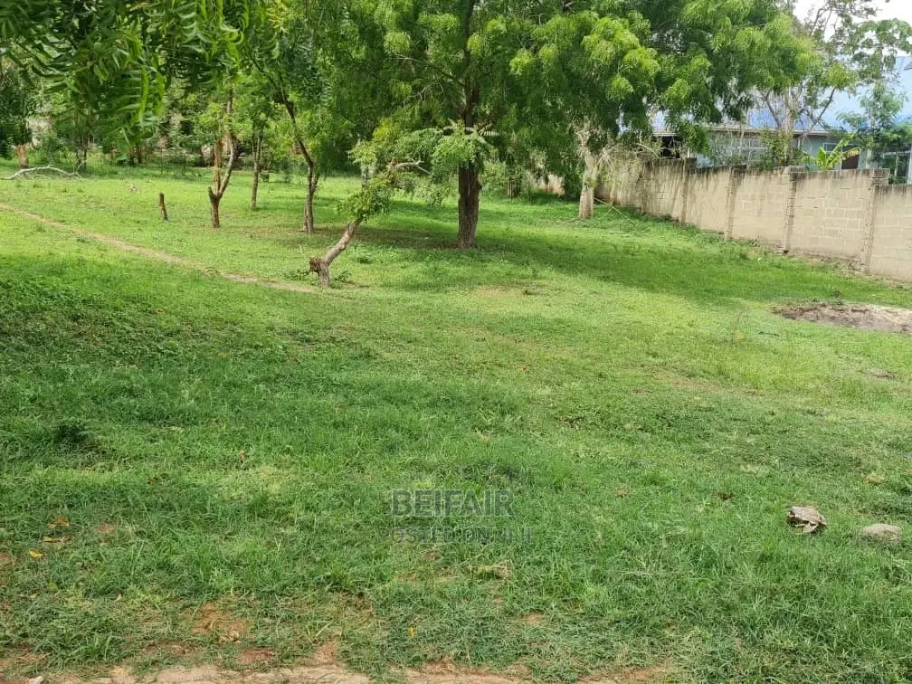 Kiwanja Kinauzwa Madale