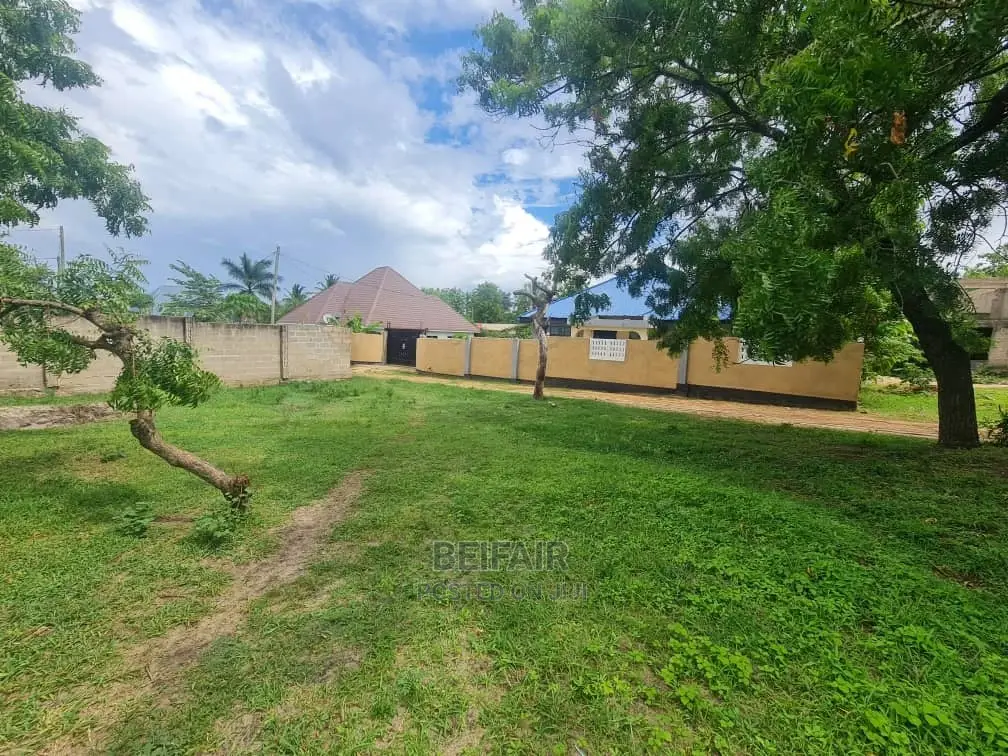 Kiwanja Kinauzwa Madale