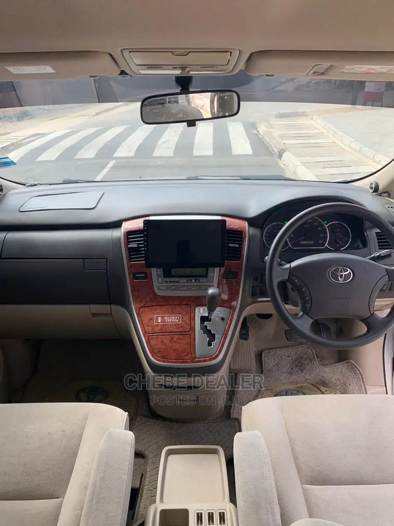 Toyota Alphard 2005 Silver