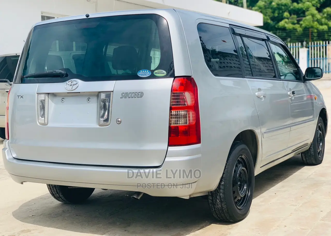 Toyota Succeed 2004 Silver