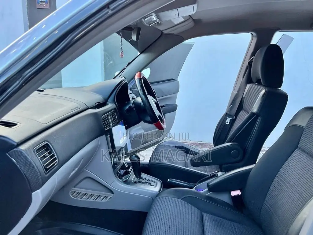 Subaru Forester 2004 Silver