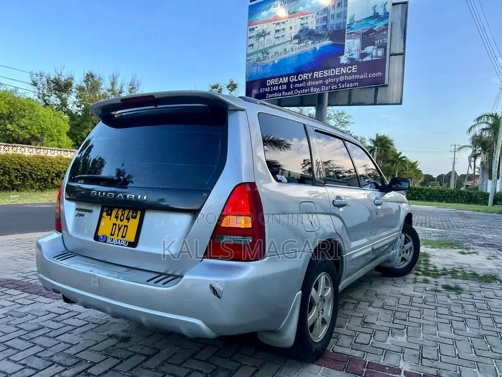 Subaru Forester 2004 Silver