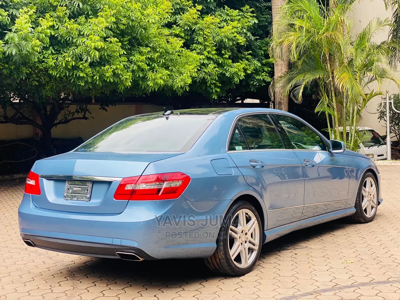 Mercedes-Benz E250 2012 Blue