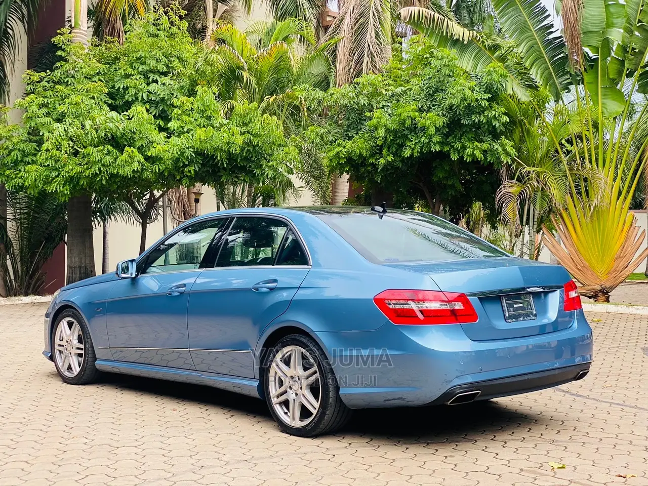 Mercedes-Benz E250 2012 Blue