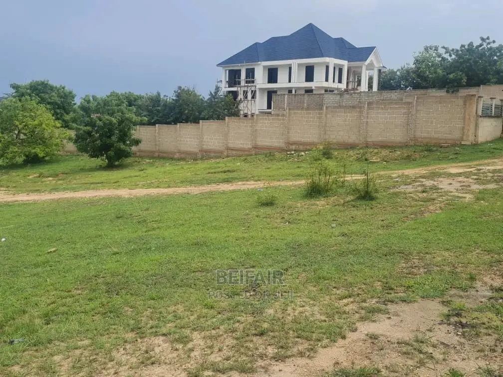 Kiwanja Kinauzwa Salasala