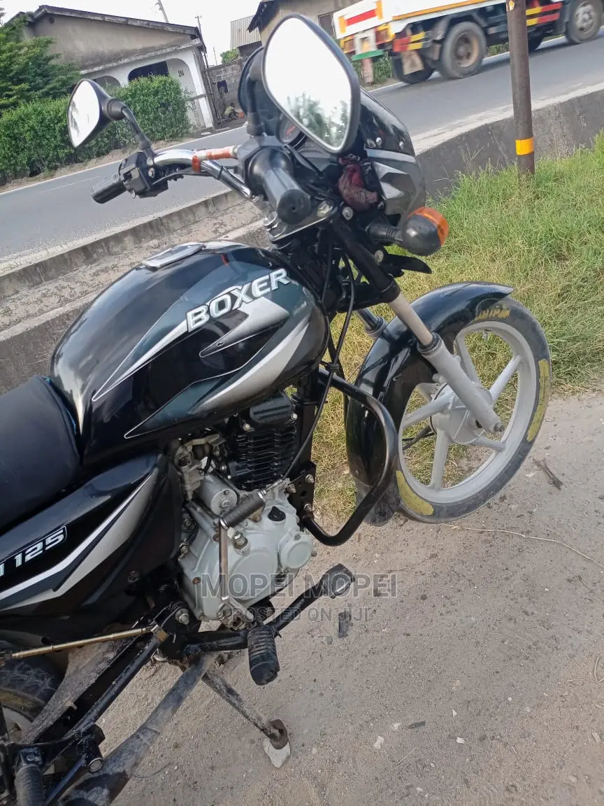 Bajaj Boxer 125 2022 Black