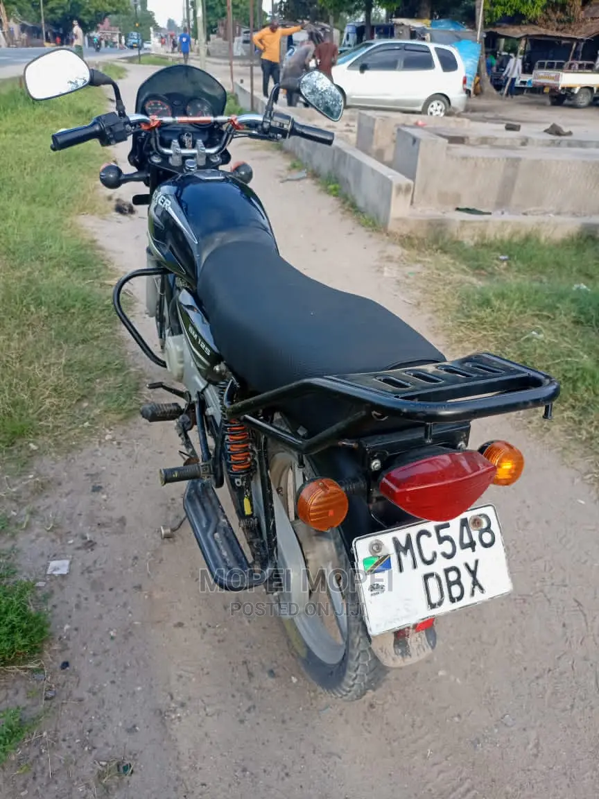Bajaj Boxer 125 2022 Black