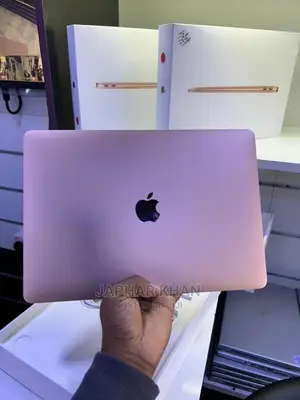 New Laptop Apple MacBook Pro 2017 16GB Intel Core I7 SSD 512GB