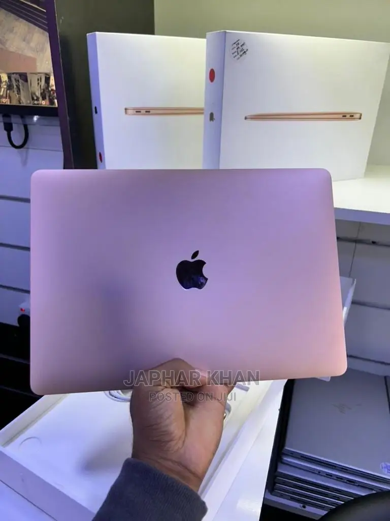 New Laptop Apple MacBook Pro 2017 16GB Intel Core I7 SSD 512GB