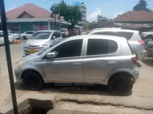 Toyota Vitz 1.0 FWD 3dr 2004 Silver