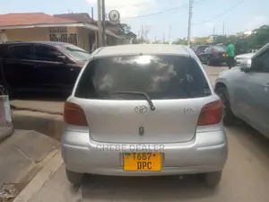Toyota Vitz 1.0 FWD 3dr 2004 Silver