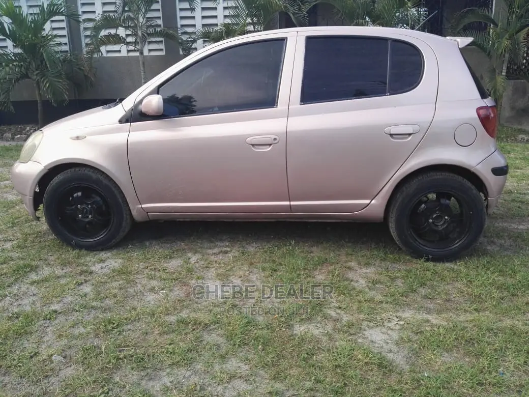 Toyota Ractis 1.3 FWD 2005 Silver