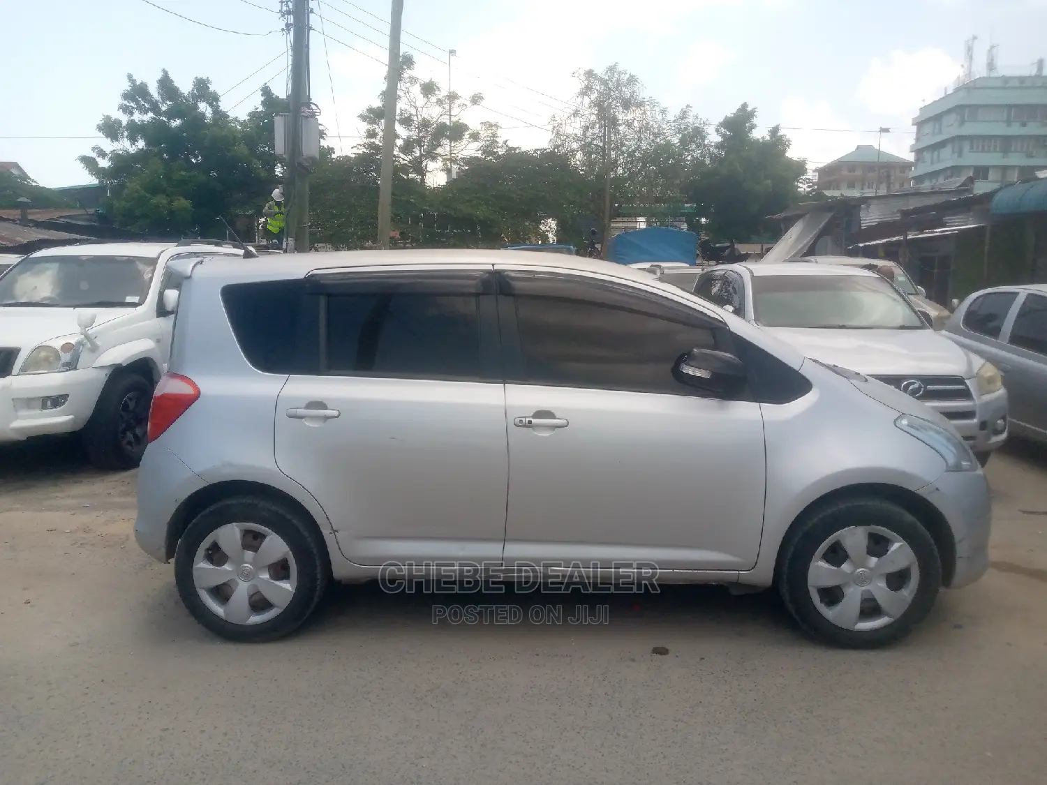 Toyota Ractis 1.3 FWD 2005 Silver