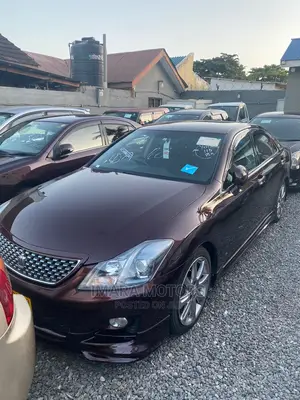 Toyota Crown 2010