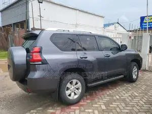 Toyota Land Cruiser Prado 2019 Gray