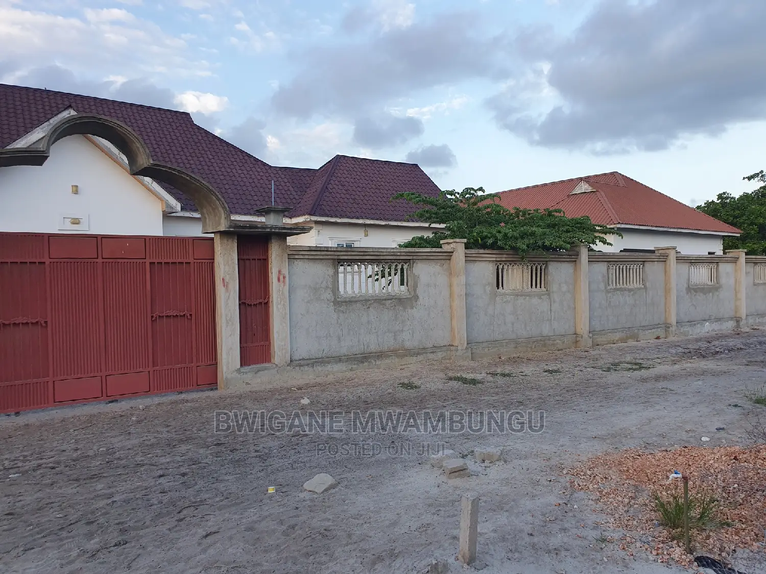 Furnished 6bdrm Apartment in Kisemvule Shule, Vikindu for Sale