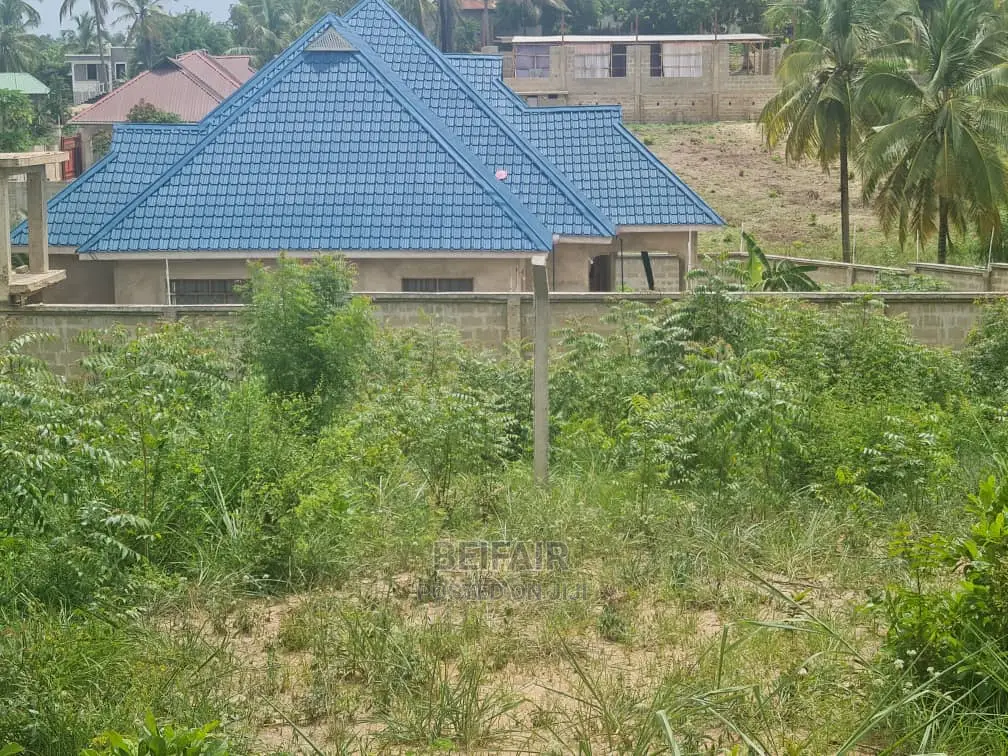 Kiwanja Kinauzwa Goba Njia Nne