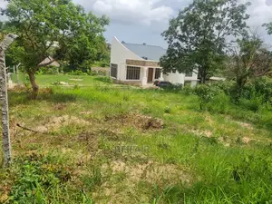 Kiwanja Kinauzwa Goba Njia Nne
