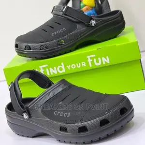*New Crocs Stock* * Sizes:40/41/42/43/44/45