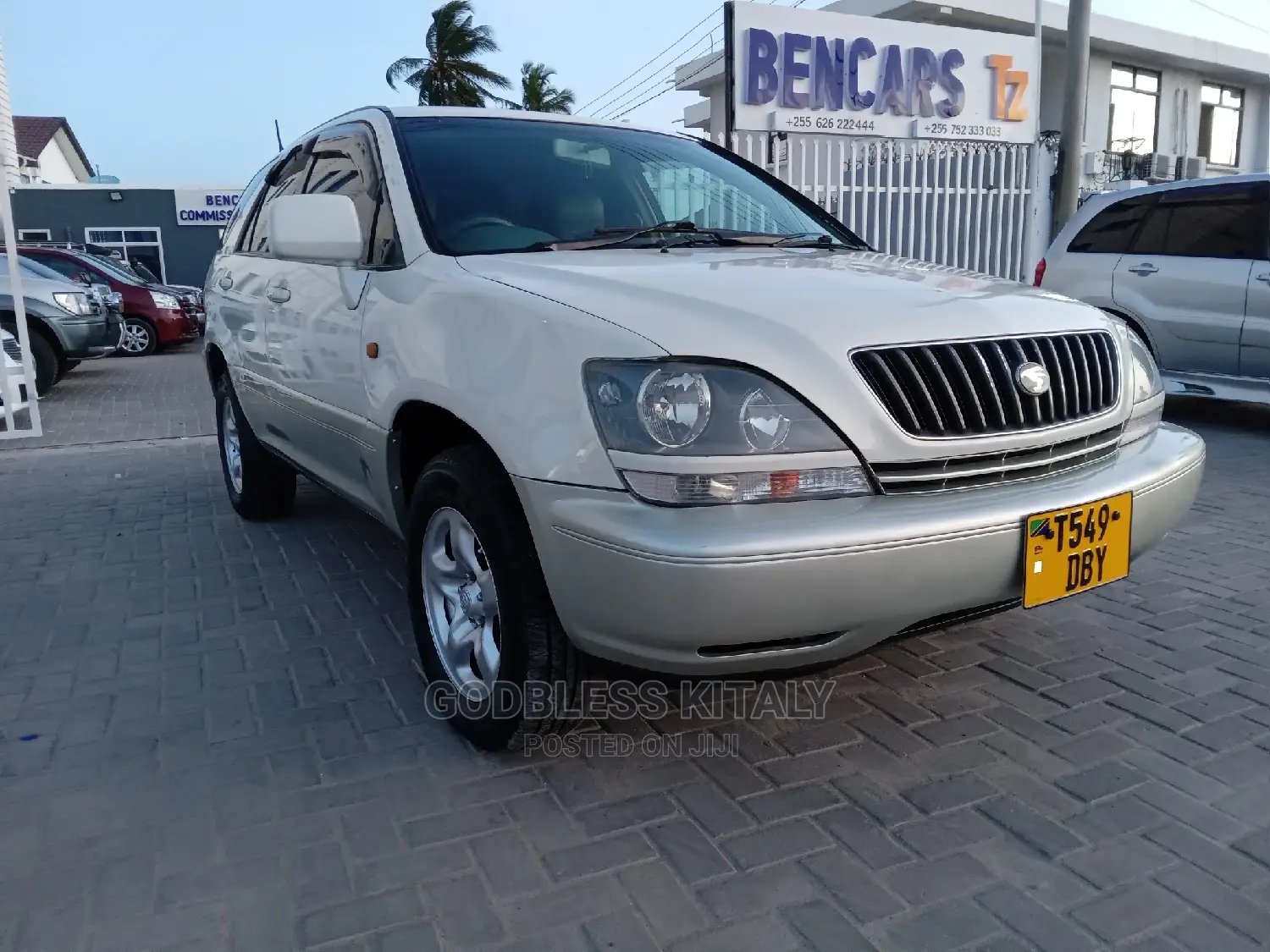Toyota Harrier 1999 White