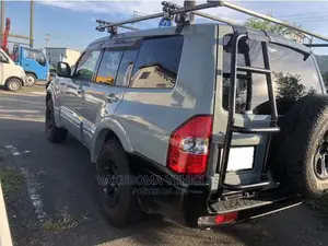 Mitsubishi Pajero 2003 Gray