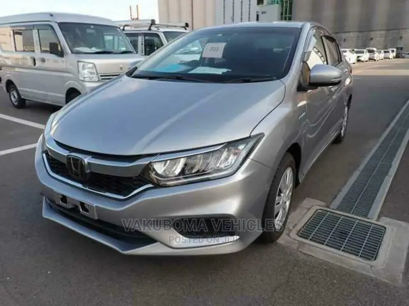 Honda Grace 2017 Silver