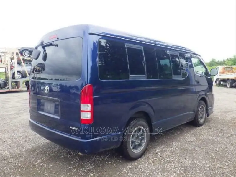 Toyota HiAce 2005 Blue