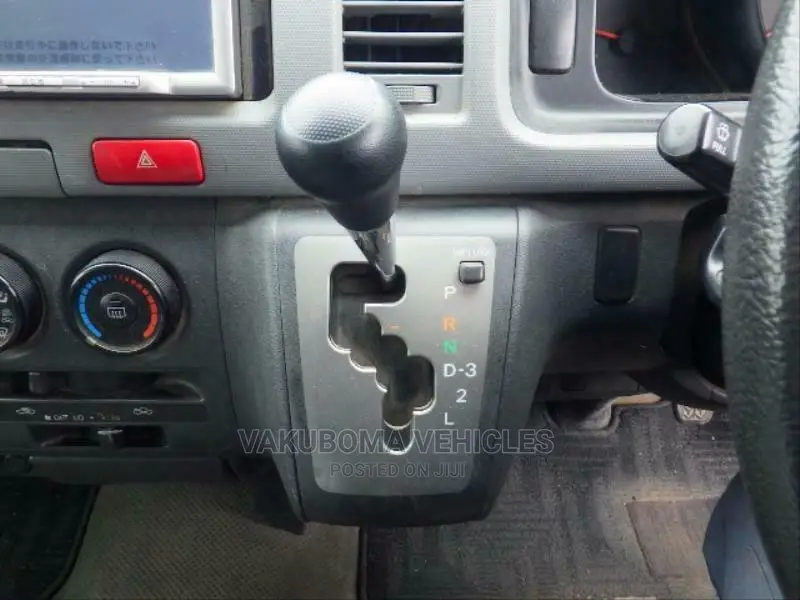 Toyota HiAce 2005 Blue