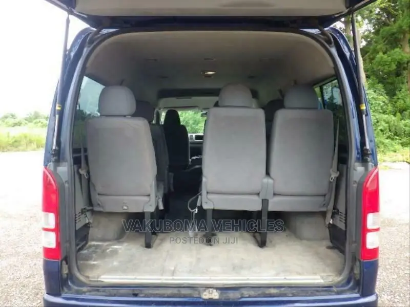 Toyota HiAce 2005 Blue