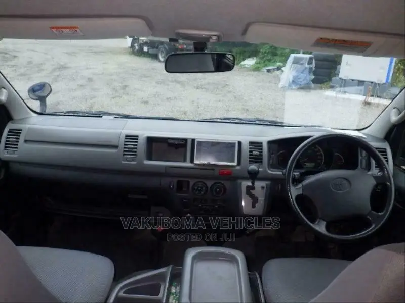 Toyota HiAce 2005 Blue