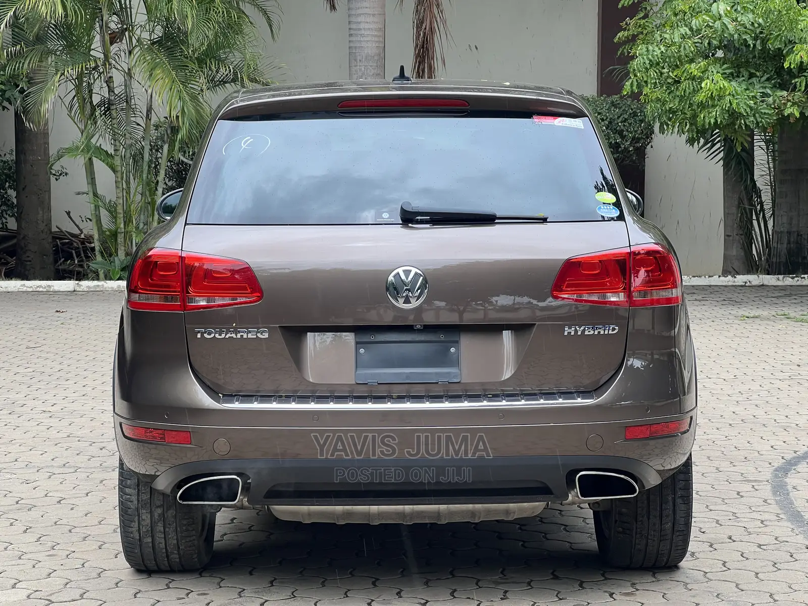 Volkswagen Touareg 2012 Gold