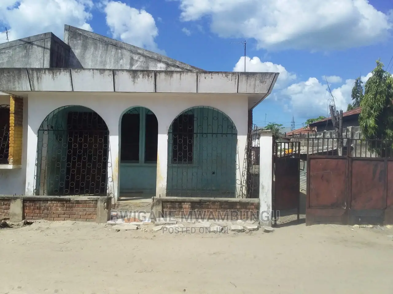 Furnished 7bdrm Apartment in Mwananyamala for Sale