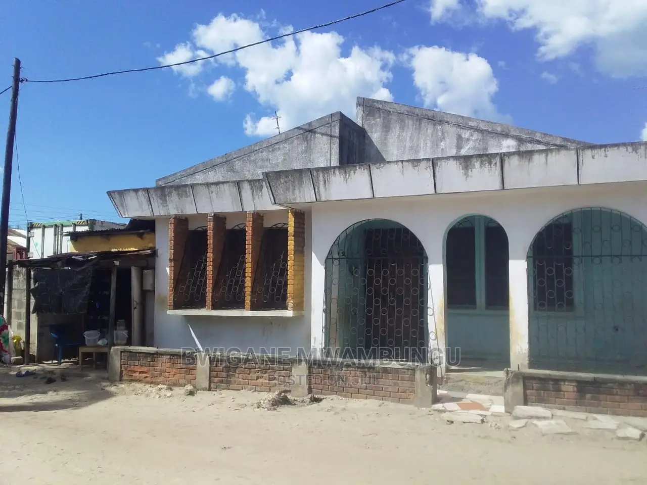 Furnished 7bdrm Apartment in Mwananyamala for Sale