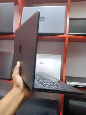 Laptop HP 15-Da3007nia 8GB Intel Core I5 HDD 1T