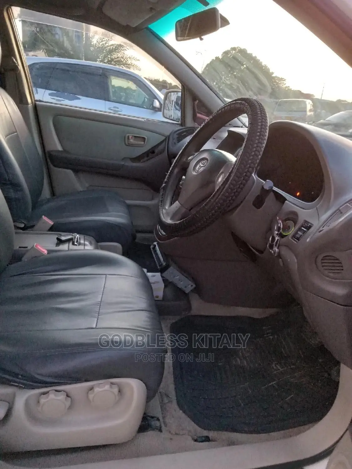Toyota Harrier 1999 White