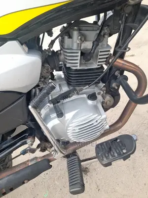 TVS HLX Plus ES 2022 Yellow