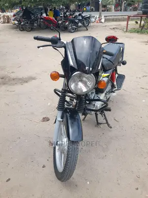 TVS HLX Plus ES 2022 Yellow