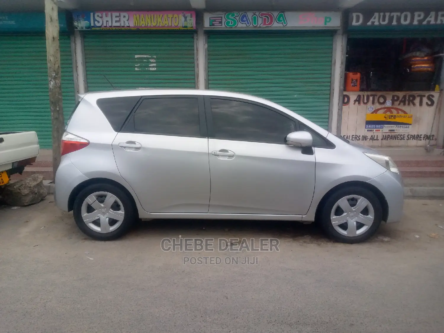 Toyota Ractis 1.3 FWD 2008 Silver