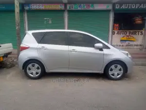 Toyota Ractis 1.3 FWD 2008 Silver