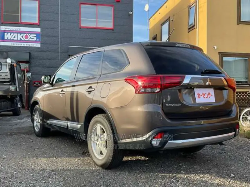 Mitsubishi Outlander 2016 Gray