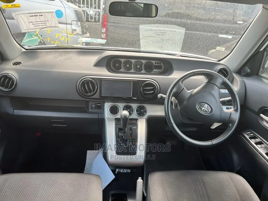 Toyota Corolla Rumion 2010 White